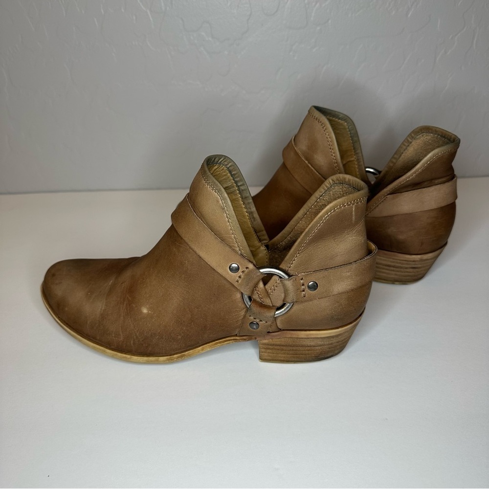Lucky Brand Brown/Tan Leather Ankle Booties with Side Ring - Picture 3 of 7